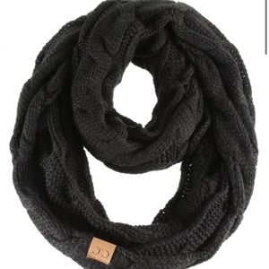C.c. Infinity scarf